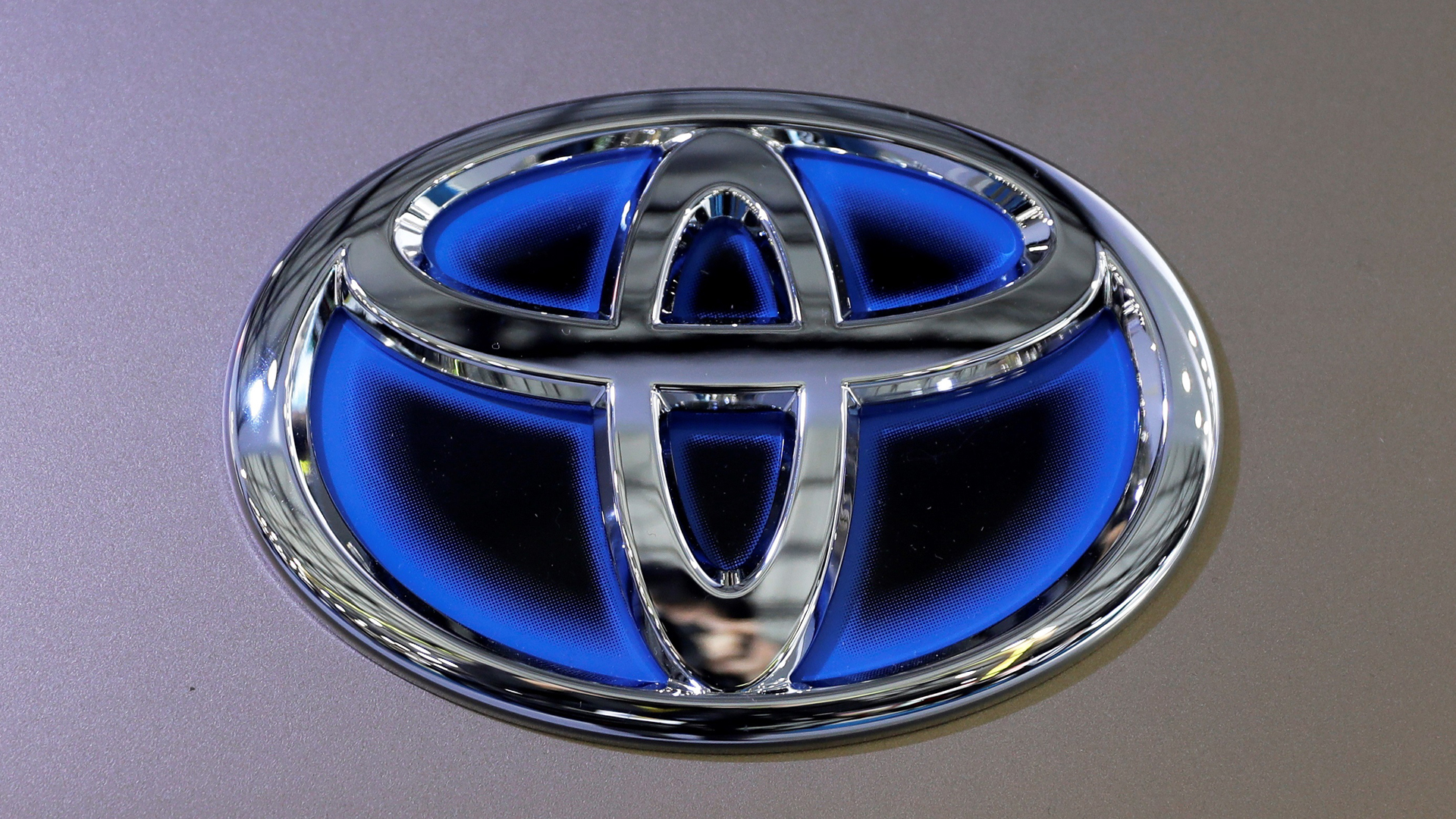 Toyota raises FY2019 net profit forecast